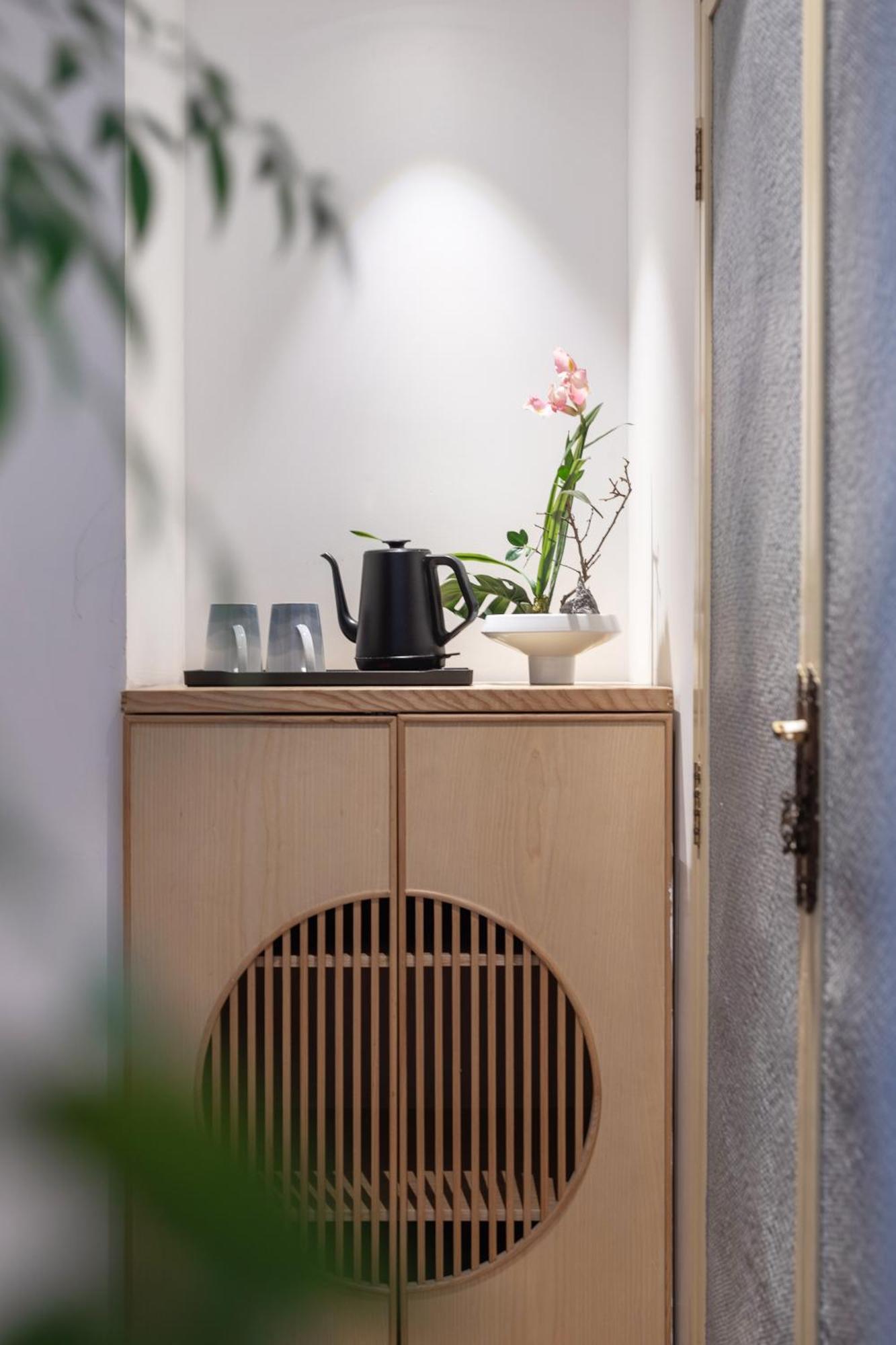 Beijing Tangfu Nanluoguxiang Wang Fu Jing Forbidden City Snack Street Hotel,1 Stop Walking To Airport Express,3 Stop To Tiananmen&Free Laundry Dry Service &Professional Free Tour Ticket Service With English Speaking Staff Exterior foto